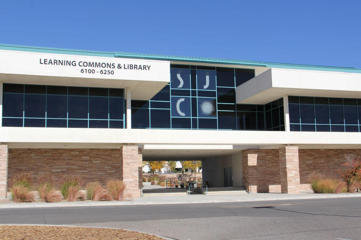 Farmington Main Campus. Learning Commons and Library exterior of building.